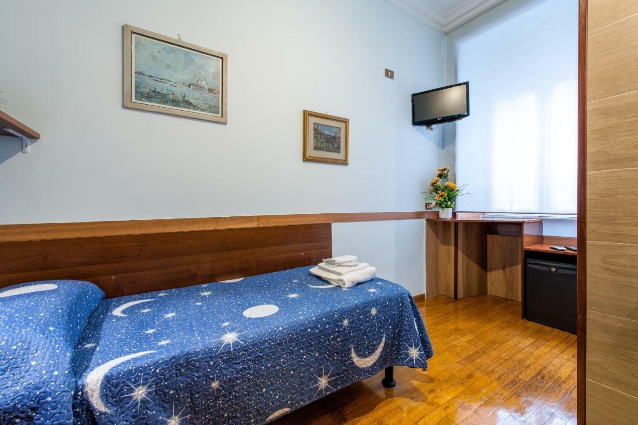Alessandro A San Pietro Bed Rom